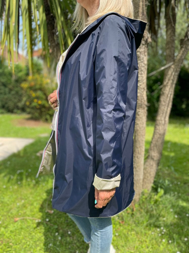 Veste imperméable Laura réversible longue bleu marine et doré